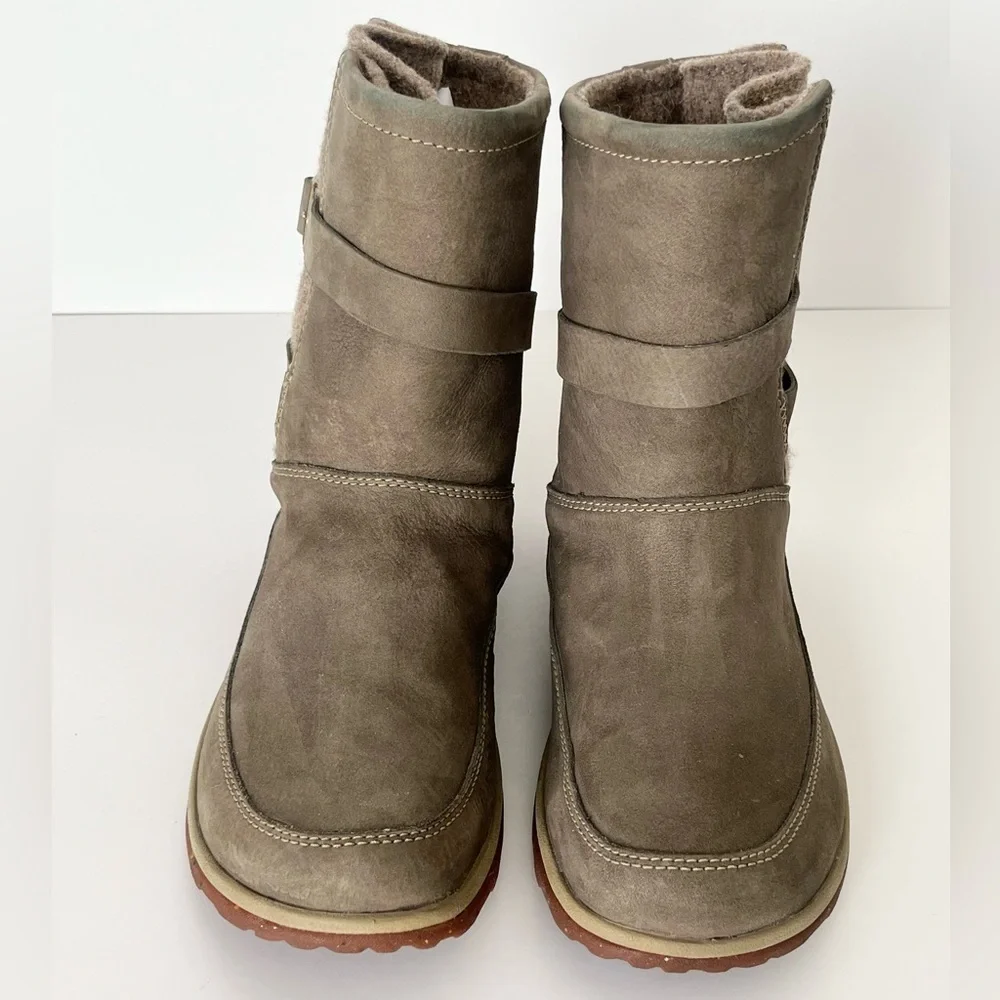 Chaco Hopi leather wool lined leather winter Boots sandstone 7.5